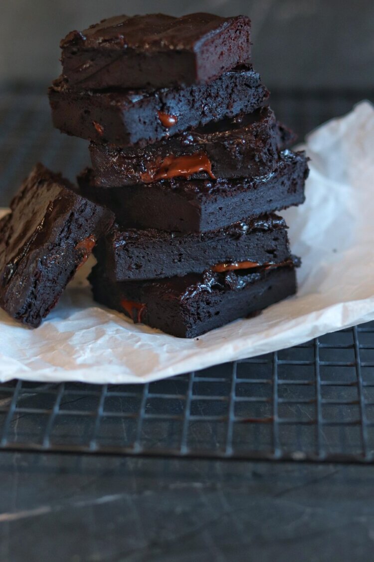 HIGH PROTEIN-NO OIL VEGAN BROWNIES